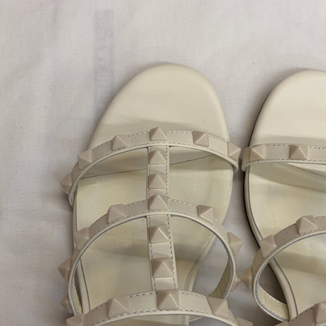 VALENTINO 26S ROCKSTUD HIGH HEEL SANDALS IN OFF-WHITE CALFSKIN