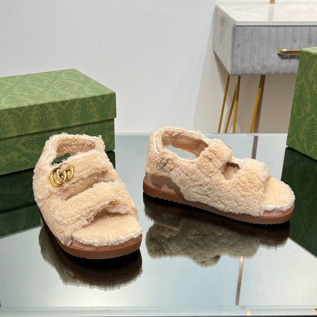 DAD SANDALS IN TAN BEIGE FLEECE WITH GOLD HARDWARE