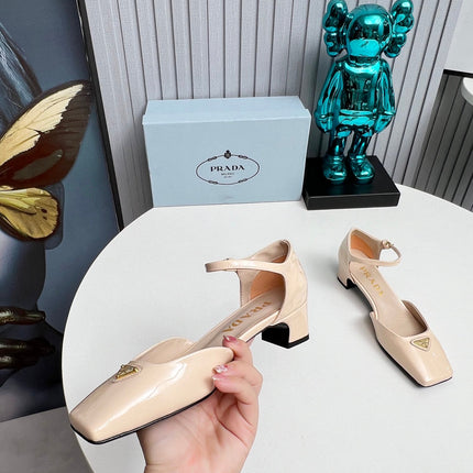 PRADA 26S ANKLE STRAP PUMPS 40MM IN NUDE BEIGE PATENT CALFSKIN TRIANGLE LOGO