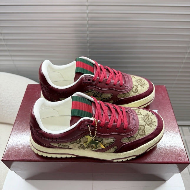 GUCCI 26S MAC80 SNEAKER IN BEIGE CANVAS AND DARK RED LEATHER