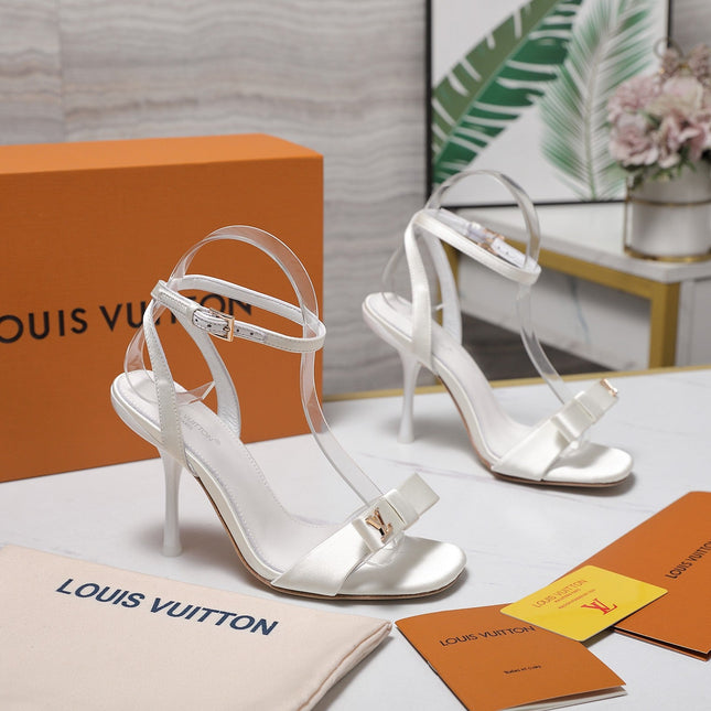LV 26S 6AM SANDALS 90MM IN WHITE SATIN WITH BOW