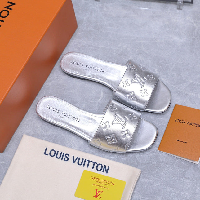 LV 26S FLAT SLIDE SANDALS IN SILVER CALFSKIN EMBOSSED MONOGRAM LOGO