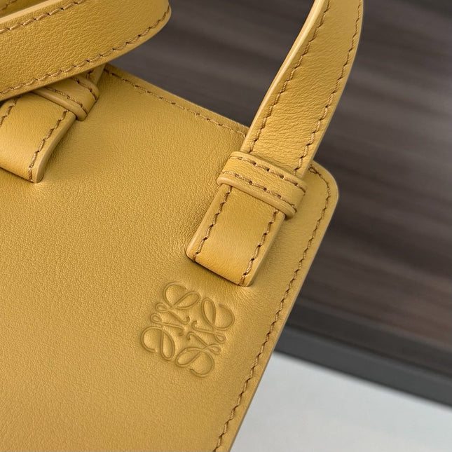 HAMMOCK SLICE 25 BAG IN SAND YELLOW SHINY CALFSKIN