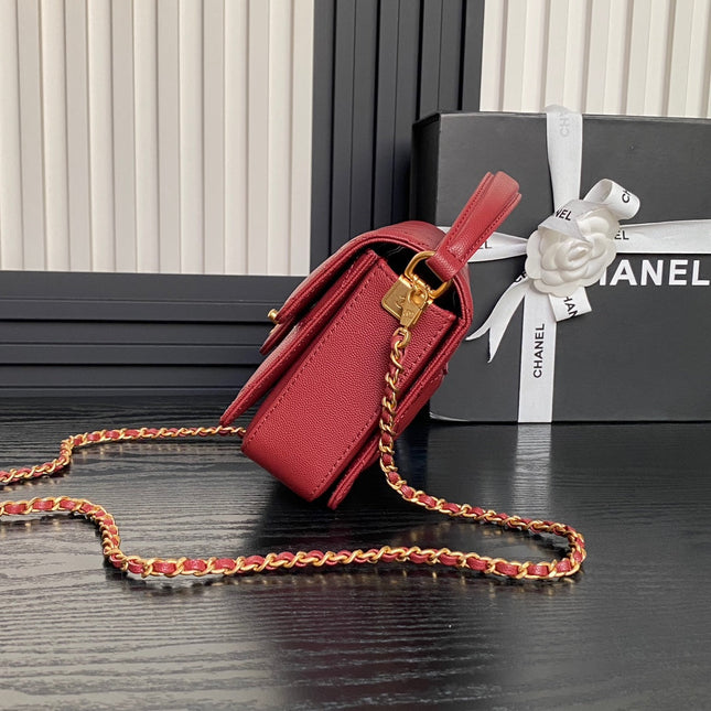 RETRO STYLE FLAP BAG 19 IN STILETTO RED GRAINED CALFSKIN GOLD HARDWARE
