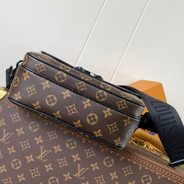 LV 26S S LOCK CROSSBODY BAG 22 IN BROWN EMBOSSED TAURILLON LEATHER