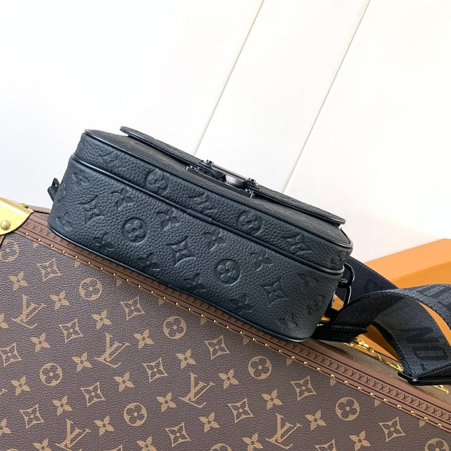 LV 26S S LOCK CROSSBODY BAG 22 IN BLACK EMBOSSED TAURILLON LEATHER
