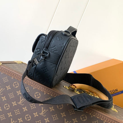 LV 26S S LOCK CROSSBODY BAG 22 IN BLACK EMBOSSED TAURILLON LEATHER