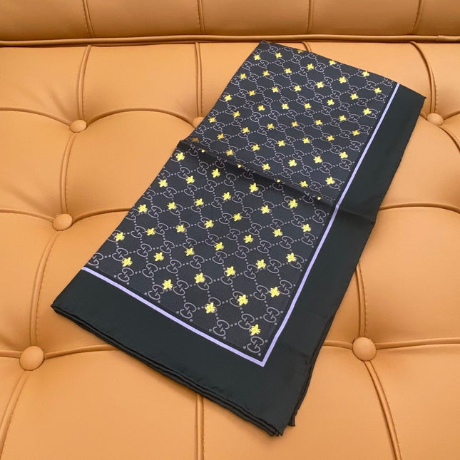 GUCCI 25S SCARF 90 IN SILK 709695