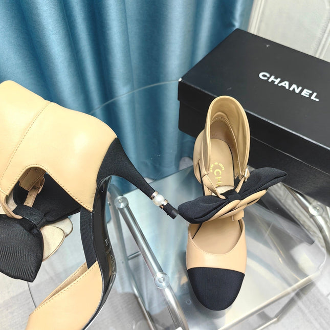 HIGH HEELS IN DARK CREAM MIX BLACK SHEEPSKIN WITH FLOWER