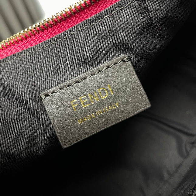 FENDIGRAPHY MEDIUM 29 IN BRIGHT PINK SMOOTH LAMBSKIN GOLD HARDWARE