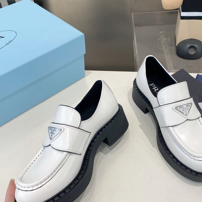 PRADA 26S LOAFERS IN WHITE CALFSKIN WITH LOGO