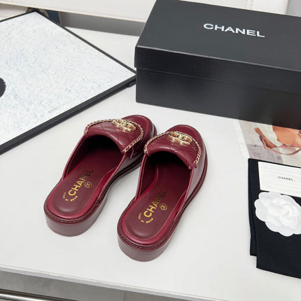 CHANEL 25S MULES WITH CHAIN DETAIL IN BURGUNDY CALFSKIN GOLD HARDWARE