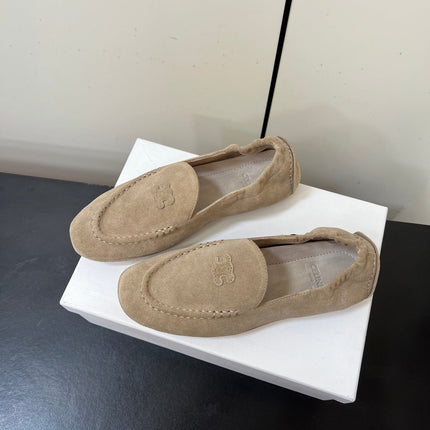 CELINE 26S MAILLON TRIOMPHE LOAFER IN BEIGE SUEDE