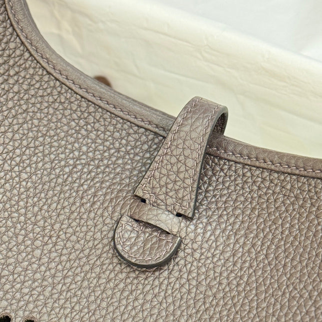 HM 26S EVELYNE BAG 23MM IN DARK BROWN GRAINED CALFSKIN