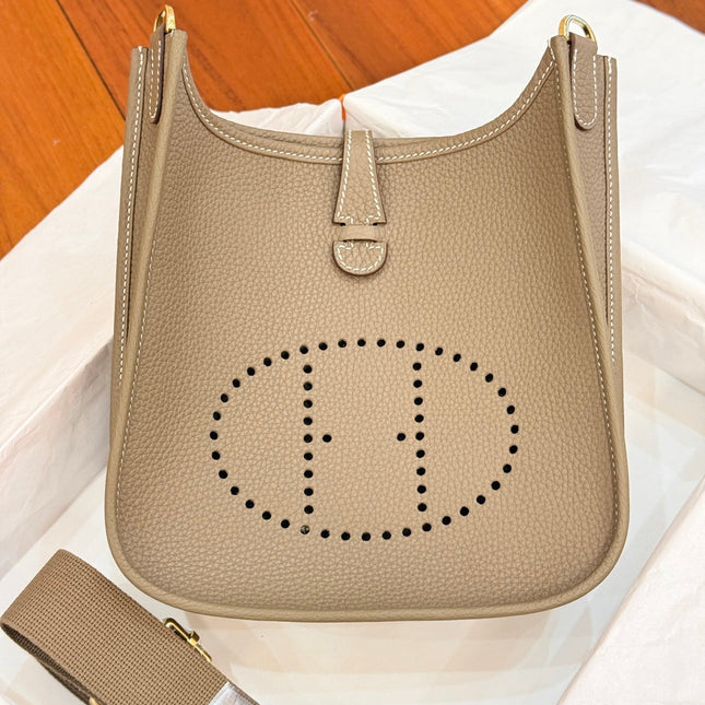 HM 26S EVELYNE BAG 23CM IN LIGHT BROWN GRAINED CALFSKIN