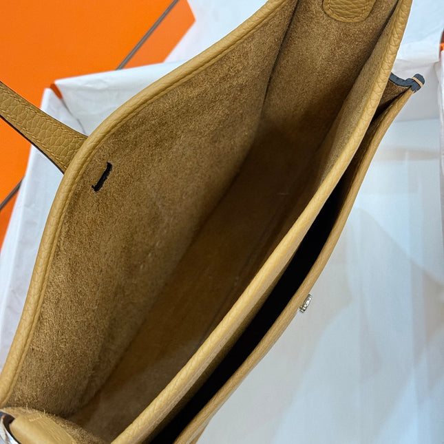 HM 26S EVELYNE BAG 23MM IN GOLDEN BROWN GRAINED CALFSKIN