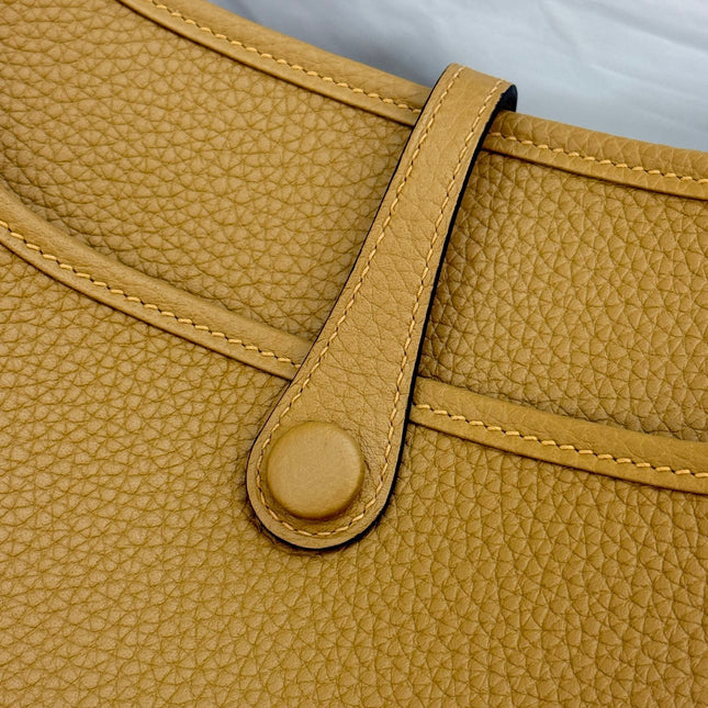 HM 26S EVELYNE BAG 23MM IN GOLDEN BROWN GRAINED CALFSKIN