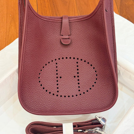 HM 26S EVELYNE BAG 23MM IN WINE RED GRAINED CALFSKIN