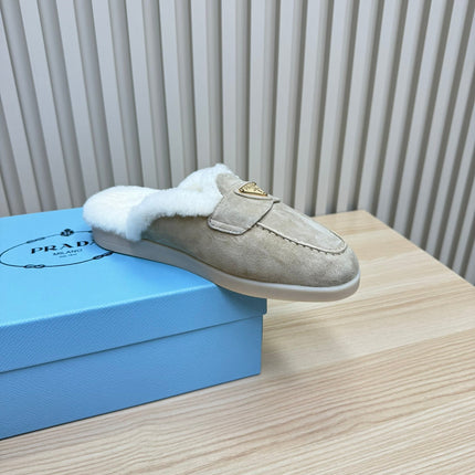 TRIANGLE LOGO FLATS IN KHAKI BEIGE SUEDE AND FUR LINING
