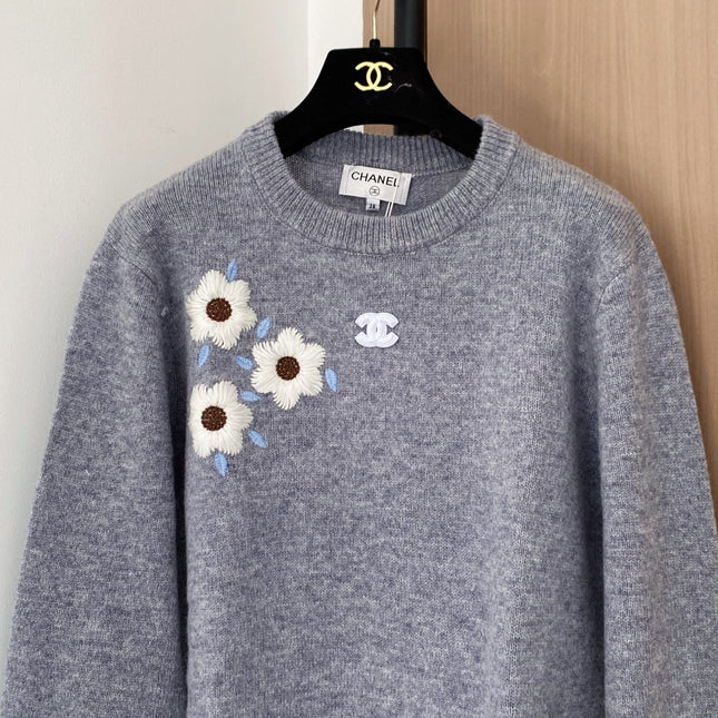 CHANEL 26S CREW NECK SWEATER 858