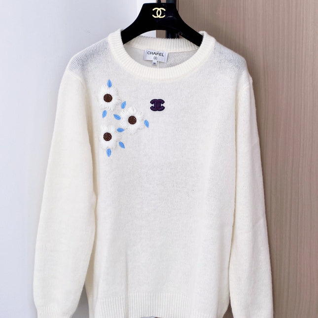 CHANEL 26S CREW NECK SWEATER 857