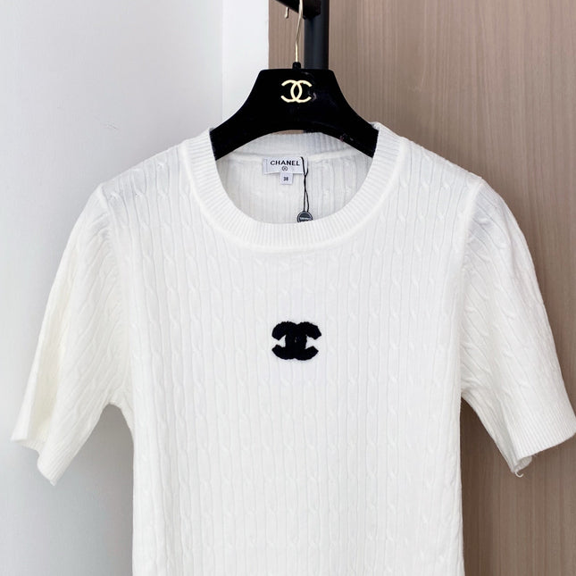 CHANEL 26S SHORT-SLEEVE CREW NECK SWEATER 865