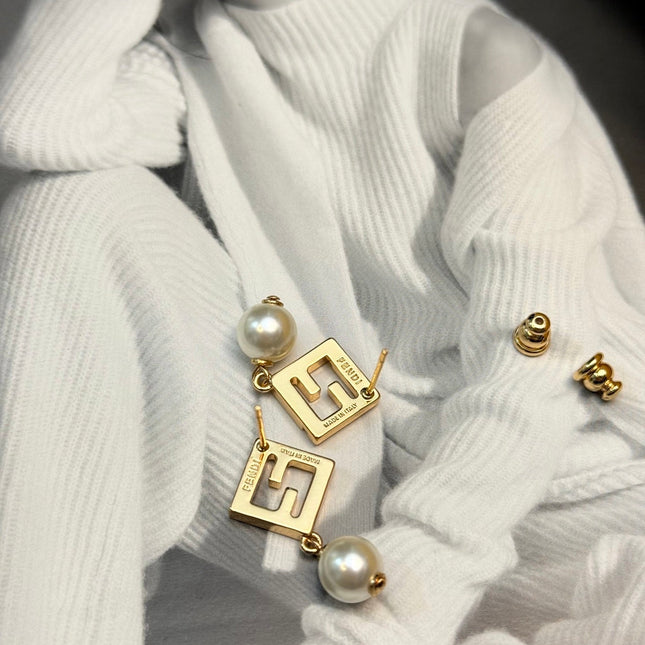 FENDI 26S FF CRYSTAL PEARL DROP EARRINGS IN GOLD TONE METAL 622862