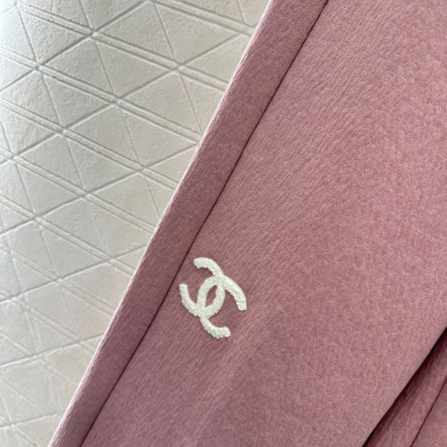 CHANEL 25S HIGH-WAISTED WIDE-LEG PANTS 305