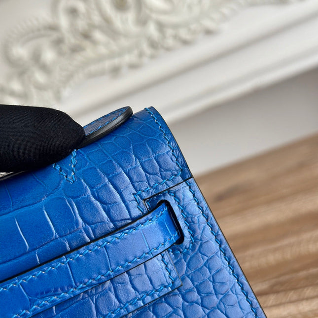 HM 26S KELLY MINI 22MM IN DARK BLUE CROC EMBOSSED CALFSKIN SILVER KELLY BUCKLE