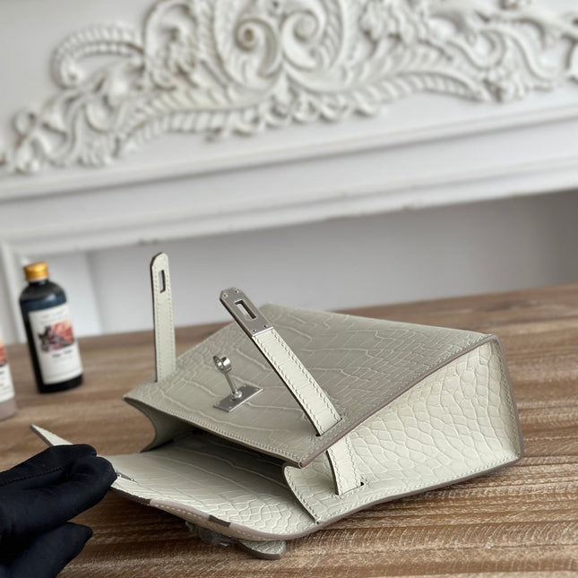 HM 26S KELLY MINI 22MM IN MILKY WHITE CROC EMBOSSED CALFSKIN SILVER KELLY BUCKLE