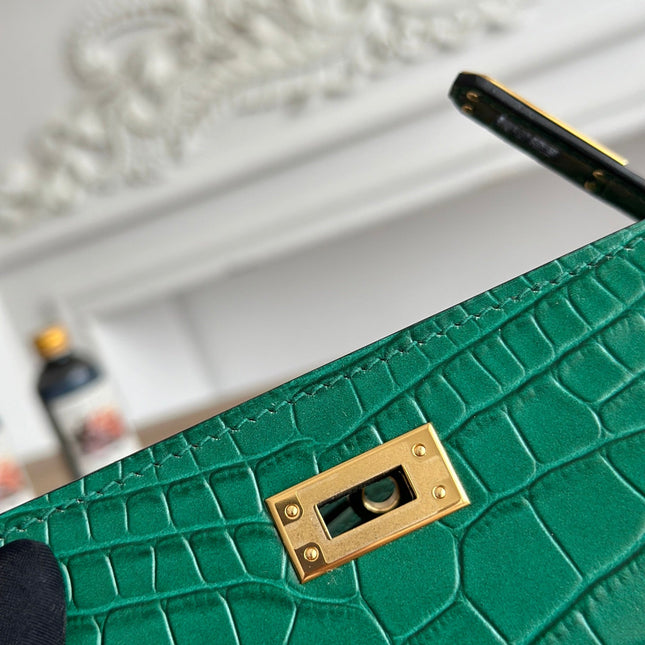 HM 26S KELLY MINI 22MM IN DARK GREEN CROC EMBOSSED CALFSKIN GOLD KELLY BUCKLE