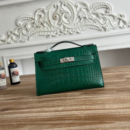 HM 26S KELLY MINI 22MM IN DARK GREEN CROC EMBOSSED CALFSKIN SILVER KELLY BUCKLE