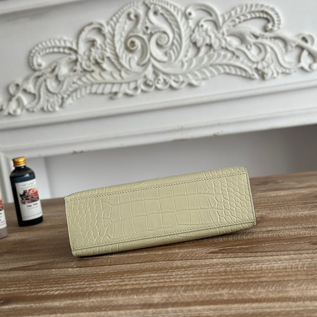 HM 26S KELLY MINI 22MM IN BEIGE CROC EMBOSSED CALFSKIN SILVER KELLY BUCKLE