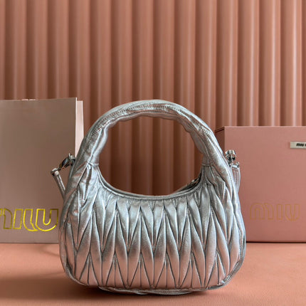 WANDER MATELASSÉ HANDBAG 23 IN SILVER PATENT LAMBSKIN