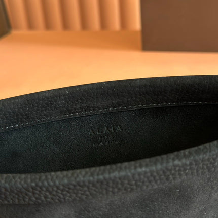 ALAIA 26S LE CLICK BAG 25 IN BLACK GRAINED CALFSKIN
