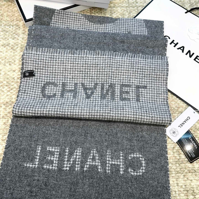 HOUNDSTOOTH SCARF 185 CM IN SHADOW GRAY CASHMERE 393122