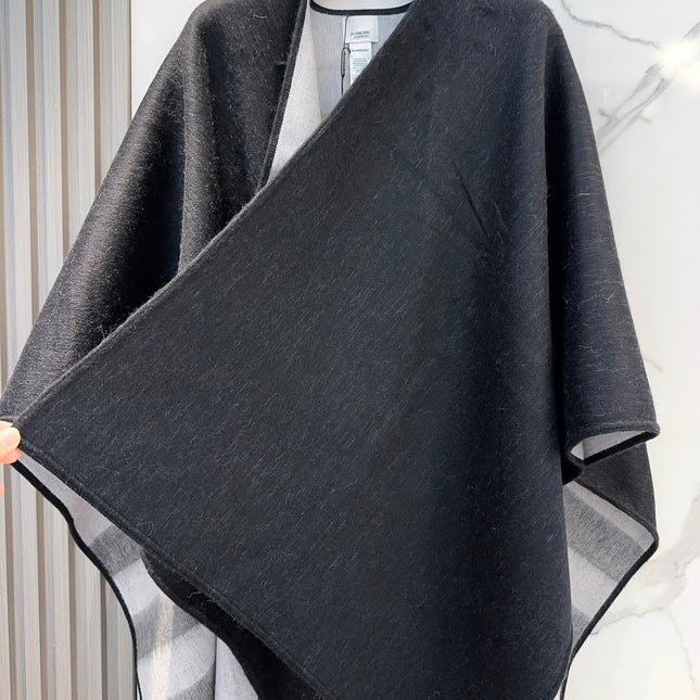 REVERSIBLE CHECK CASHMERE CAPE BLACK AND LIGHT GRAY 410135