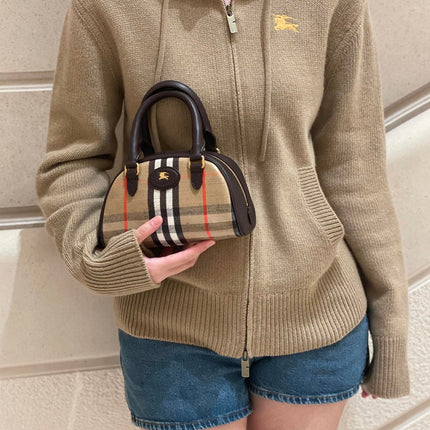 BURBERRY 25S KNITTED ZIP-UP JACKET 082