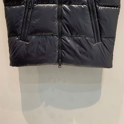 MONCLER 25S SLEEVELESS JACKET 372