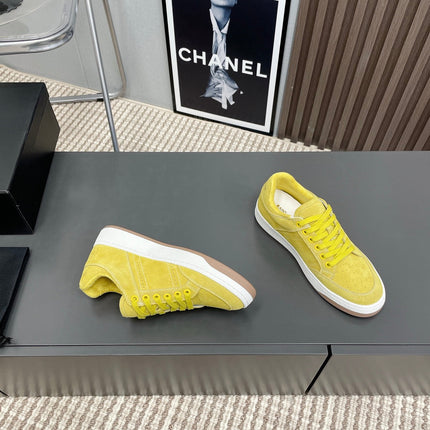 SL/61 SNEAKERS IN LIGHT YELLOW SUEDE
