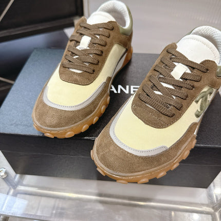 CHANEL 26S LOW TOP SNEAKERS IN BROWN SUEDE AND GREEN FABRIC WITH RUBBER SOLE