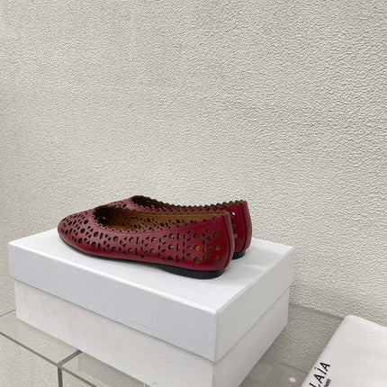 ALAIA BALLET FLAT IN BURGUNDY RED MESH LAMBSKIN