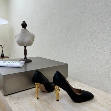 KNOT HIGH PUMP IN BLACK AND GOLD METAL HEEL 9 CM
