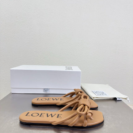 LOEWE 26S FLAMENCO KNOT SANDAL IN CAMEL BROWN CALFSKIN