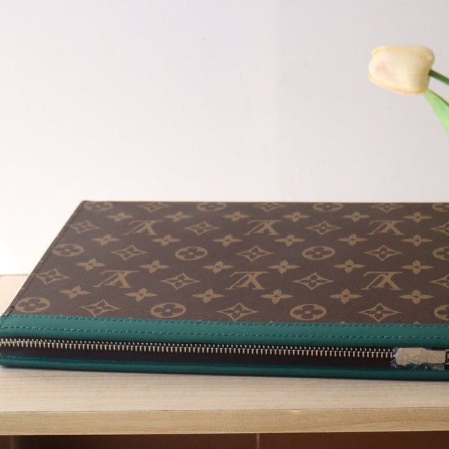 LV 25S POCHETTE VOYAGE 26 IN BORNEO GREEN MONOGRAM MACASSAR COATED CANVAS