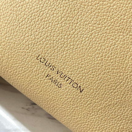 LOW KEY HOBO PM 28 IN URBAN YELLOW CALFSKIN GOLD BUCKLE