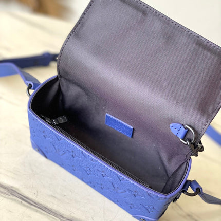 STEAMER 18 IN SAPPHIRE BLUE MONOGRAM EMBOSSED TAURILLON