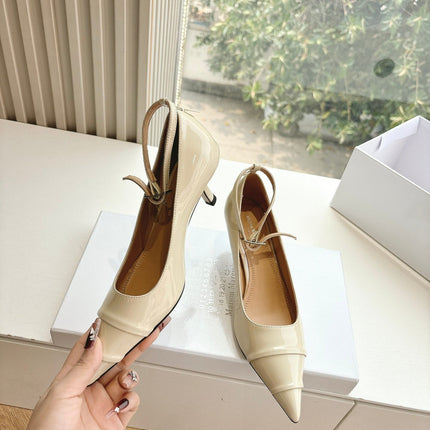 POINTED-TOE ANKLE STRAP PUMPS IN BEIGE PATENT CALFSKIN
