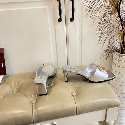 GUCCI 26S HIGH-HEELED SANDALS IN SILVER CALFSKIN WITH GOLD HARDWARE