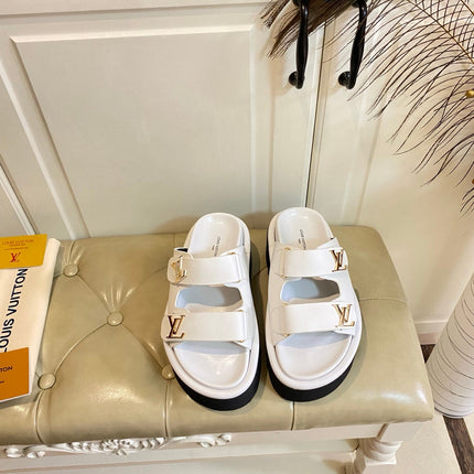 LV 26S WEDGE SLIDES 45 MM IN WHITE CALFSKIN